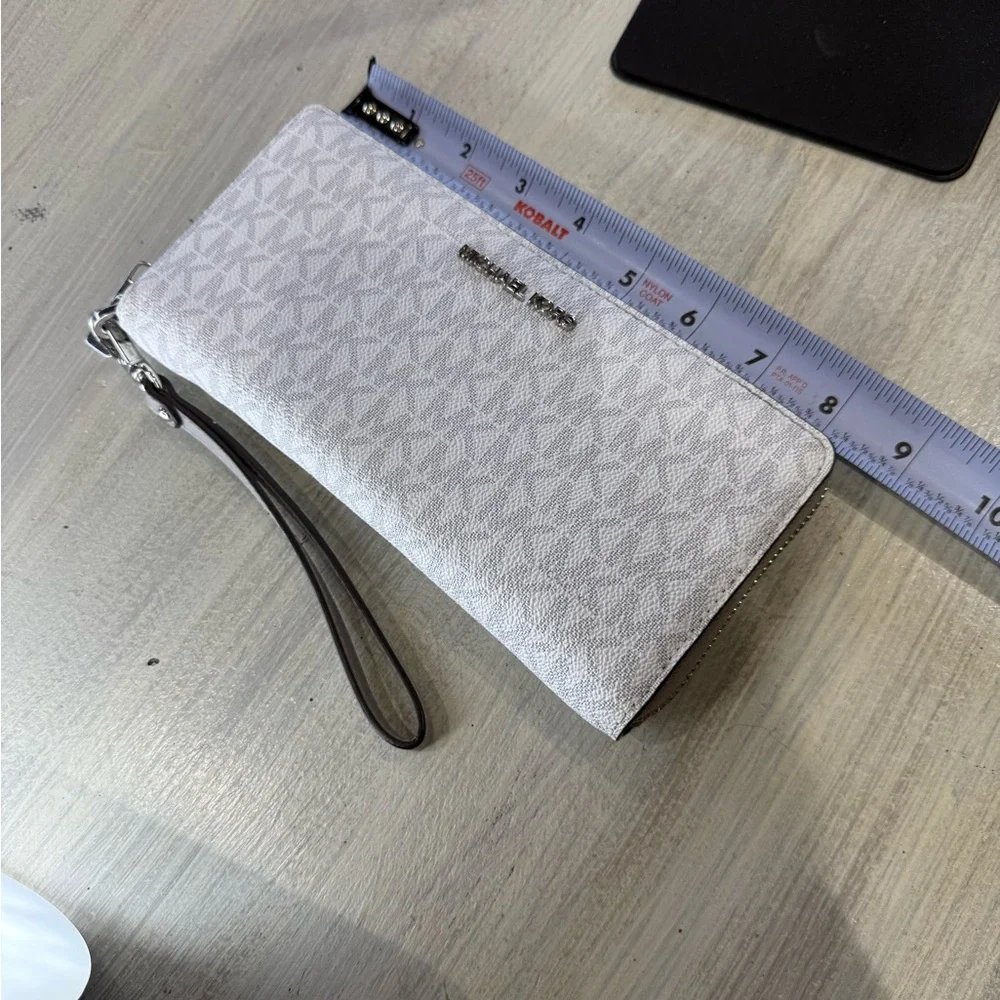 Michael Kors Light Gray Monogram Zip-Around Wristlet -NWOT